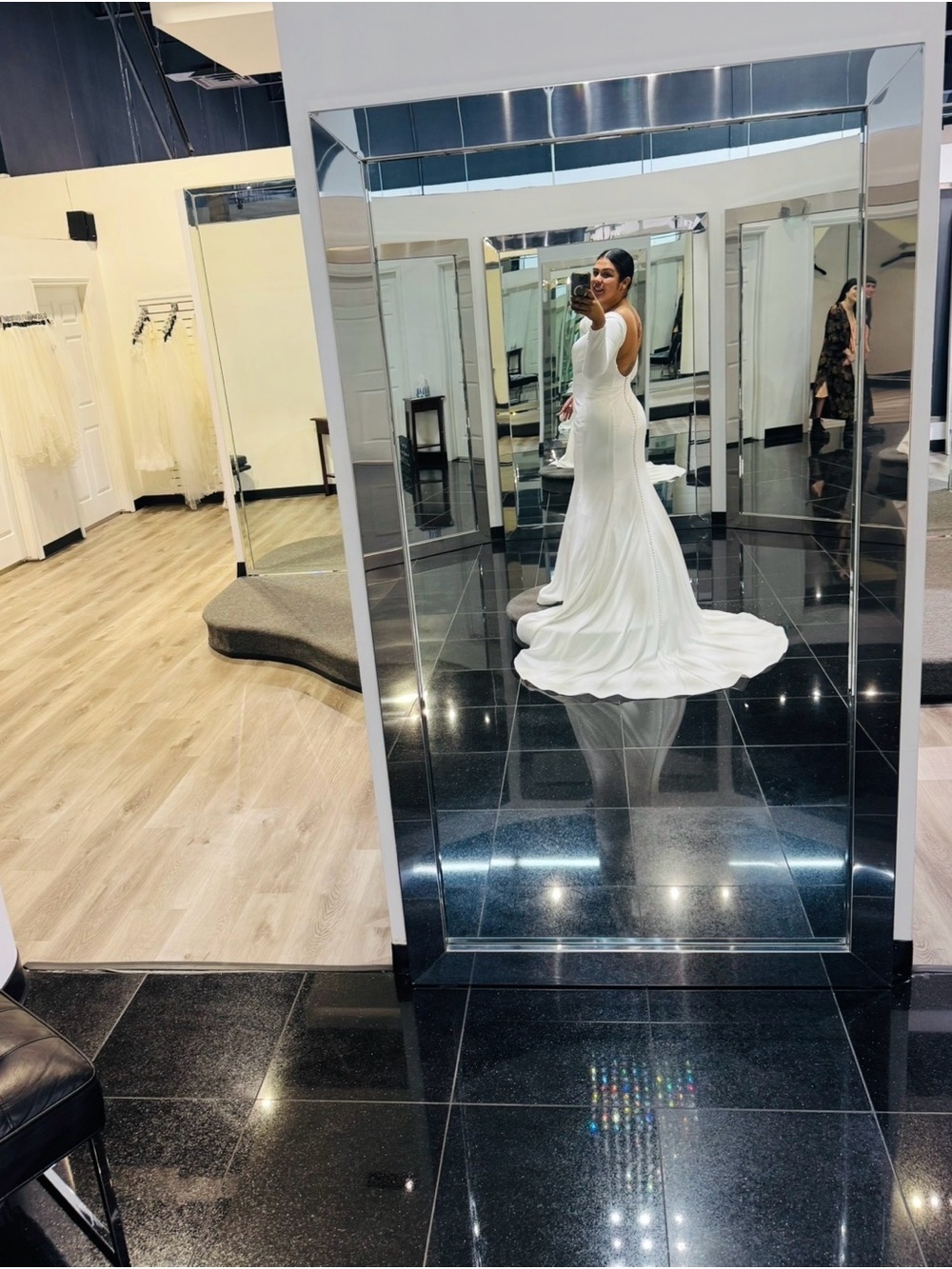 Elegant White Sleeveless Bridal Gown